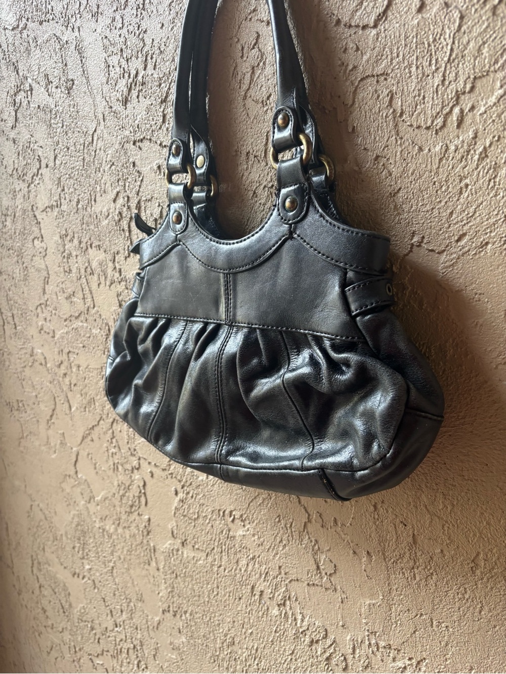 Hype Black Leather Shoulder Bag with Tassel and Gold Hardware - Picture 5 of 7